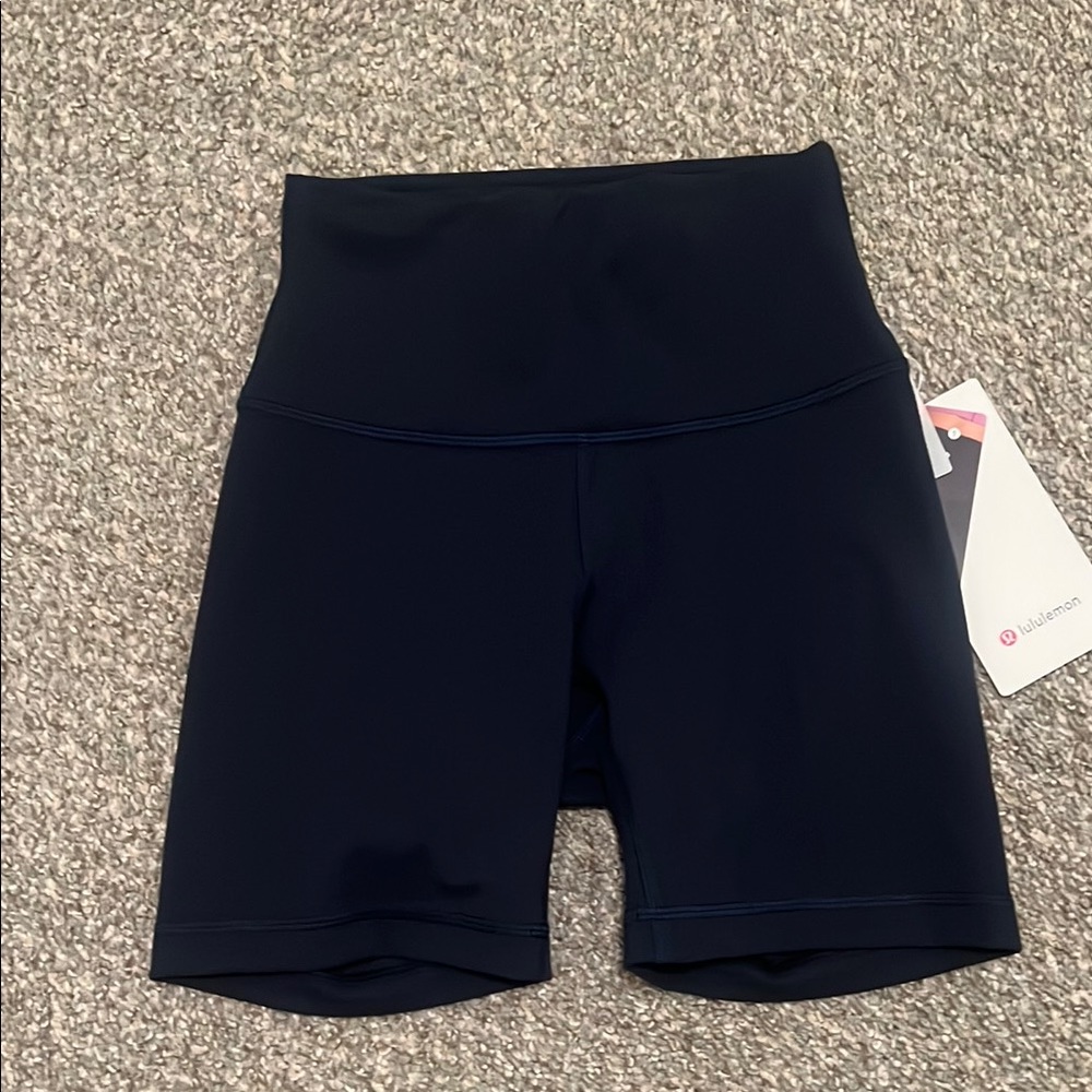Lululemon wunder train HR shorts. 4